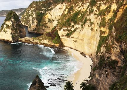 Nusa Penida Diamond Beach tour