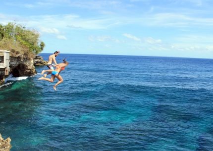Nusa Penida Cliff Jumping and Snorkeling Tour