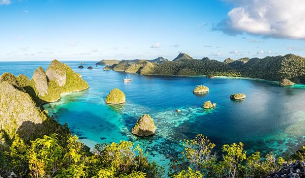 Wayag Island Boat Tour
