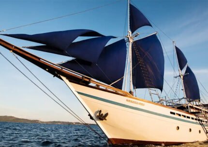 Komodo Dive Liveaboard Start From Moumere